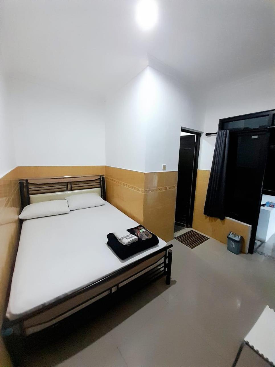 Hotel Srikandi Baru Kejayan Luaran gambar