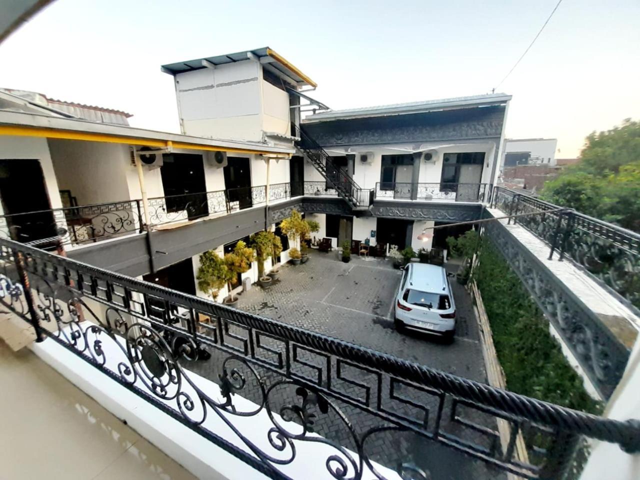 Hotel Srikandi Baru Kejayan Luaran gambar